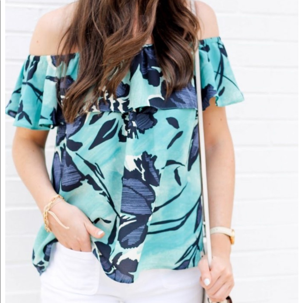 Sale!🔥🔥 Anthropology Off Shoulder Blouse